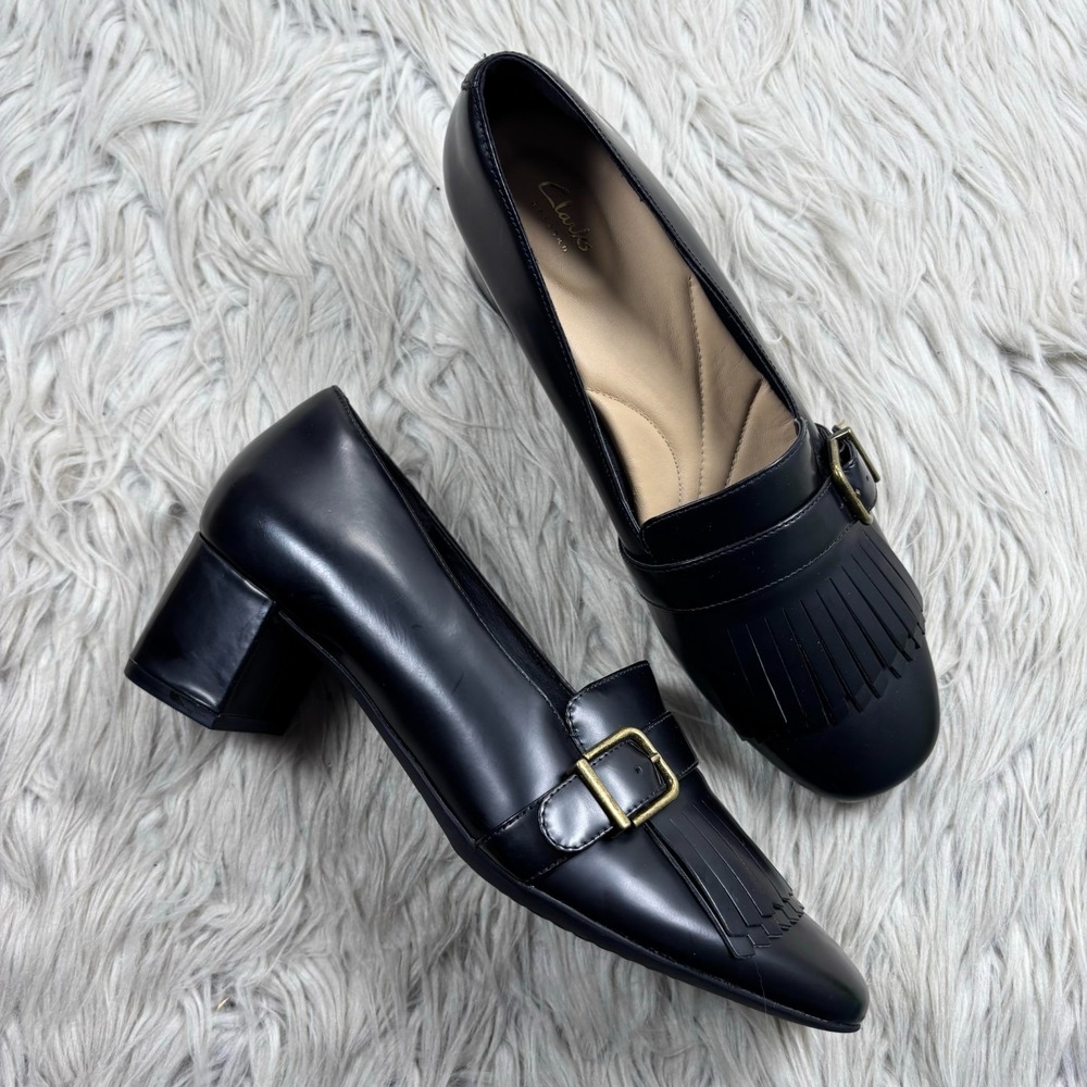 NWOB Clarks Artisan Women's 8.5 Black Patent Leather Fringe Toe Heel Loafer Prep
